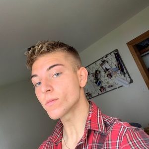 Meet your Posher, Dustin